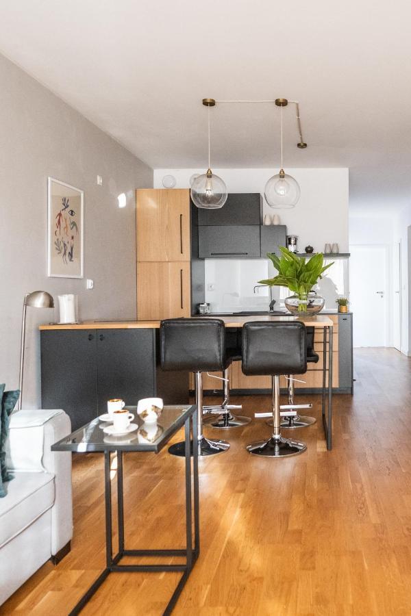Krucza Apartment ~ Self Check-In 24H ~ Parking And Lift Вроцлав Экстерьер фото